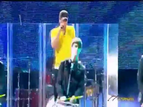 Enrique Iglesias - Tired Of Being Sorry & I Like It Live on Tashir Awards 2013