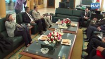 وزير الداخلية يتباحث مع وزير شؤون حقوق الإنسان البحريني