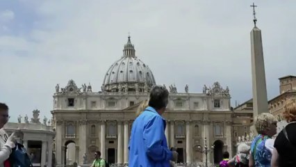 Peculiar protesta en el Vaticano