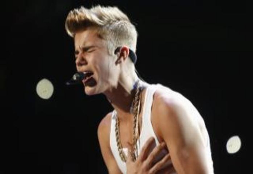 Has The World Stopped Beliebing? Bieber Booed At Billboard Awards