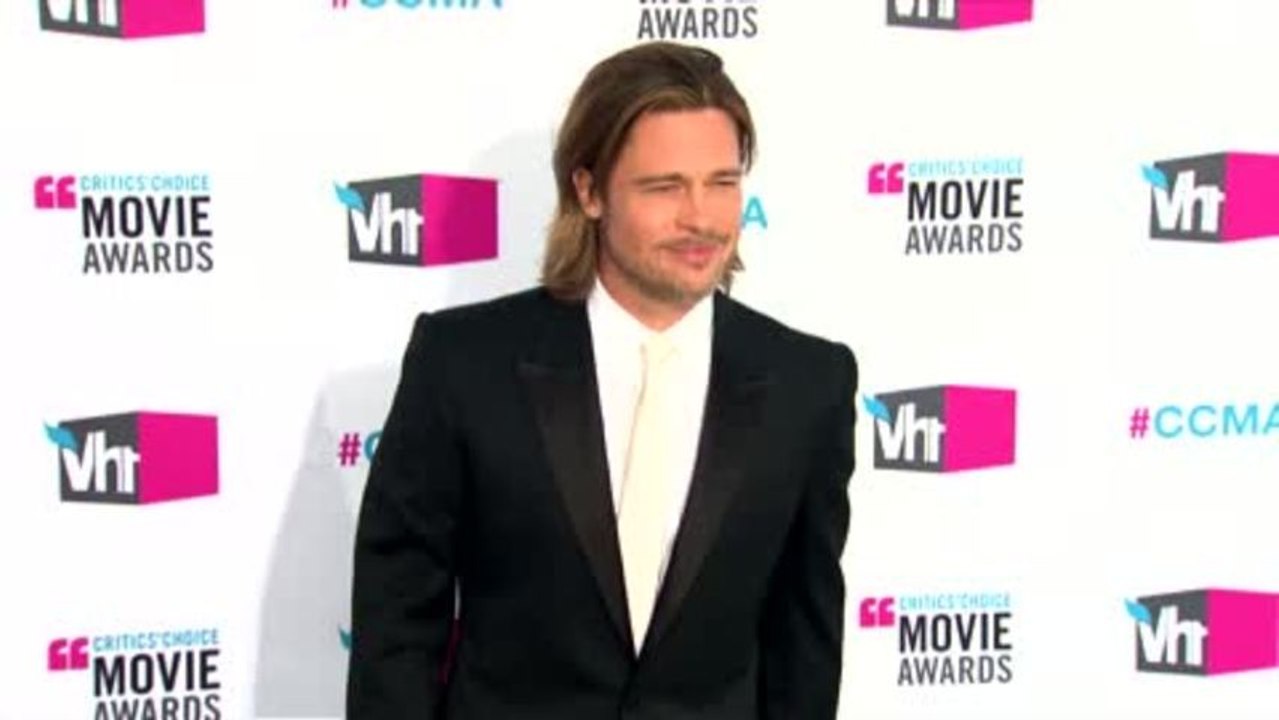Brad Pitt glücklich wie nie