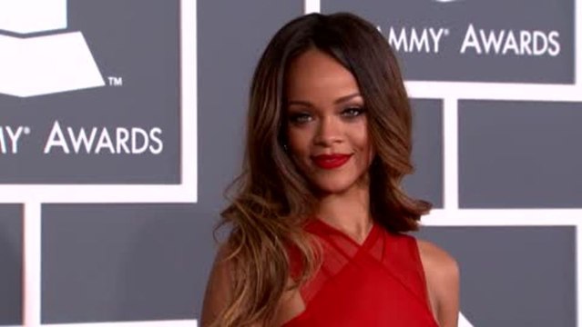 Rihanna's Father Wants Her To Get Back Together With Chris Brown