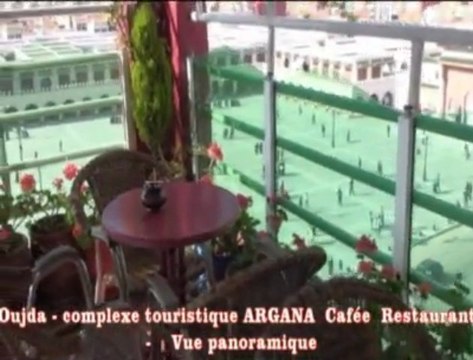 المركب السياحي اركانة ساحة سيدي عبد الوهاب بوجدة ، مقهى مطعم ، منظر من الروعة بمكان