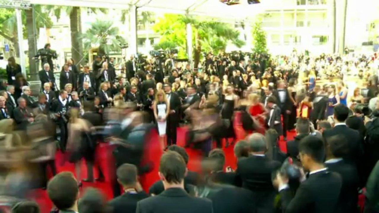 Estrelas roubam a cena no tapete vermelho