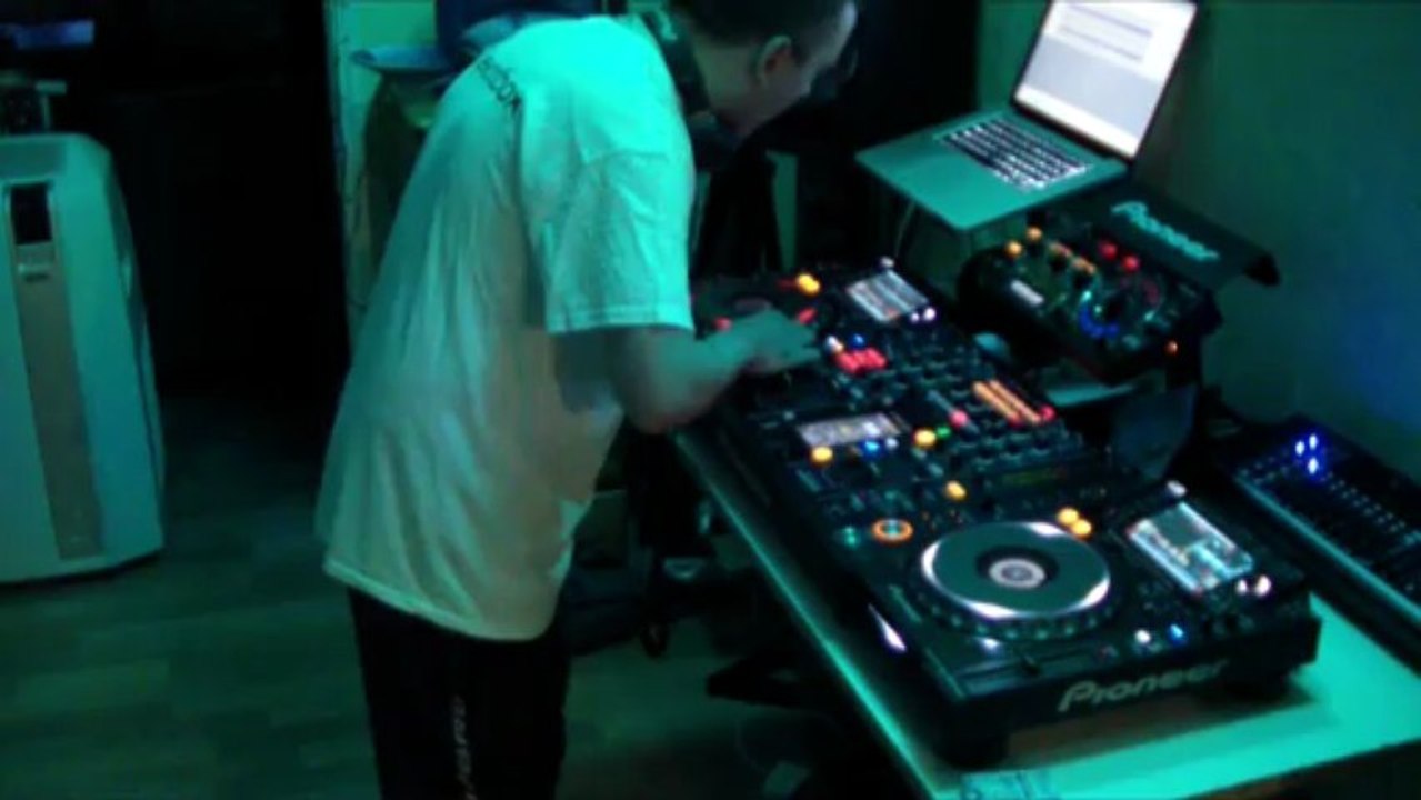 Dj Jean Marie B mix pour le défi de Kylian Mash M6 Mobile Dj Expérience