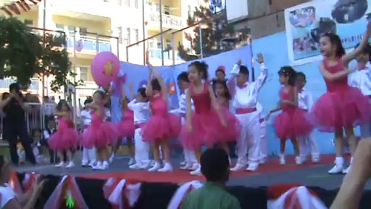 2012-2013 75. Yıl Anaokulu Laleler Grubu Yıl Sonu Gösterisi - Aşkın Gözü Kör Mü ? -