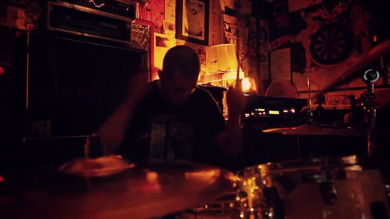 Les 2 Minutes de la Haine - Prions le bitume Live @ Celtic Pub -13/04/2013