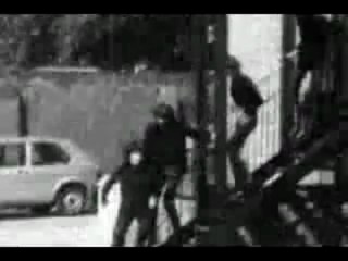 The Rutles - I Must Be In Love