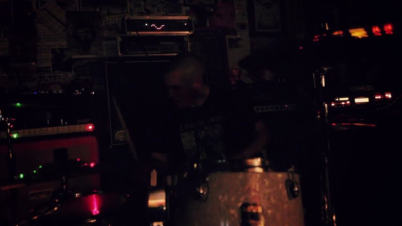 Les 2 Minutes de la Haine - L'Éléphant Blanc Live @ Celtic Pub -13/04/2013