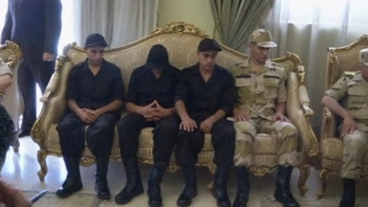 Mursi meets released soldiers