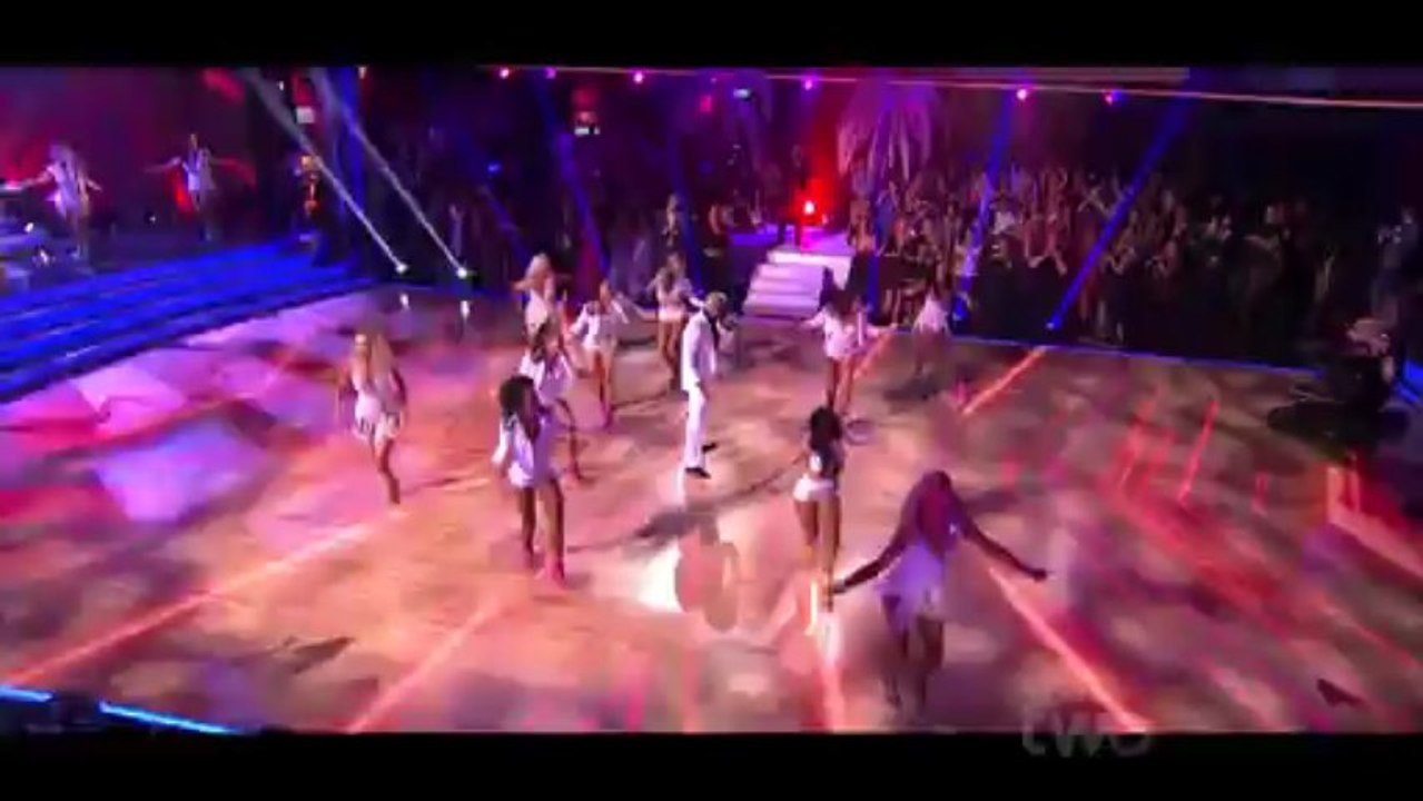 Pitbull - 'Hands Up'