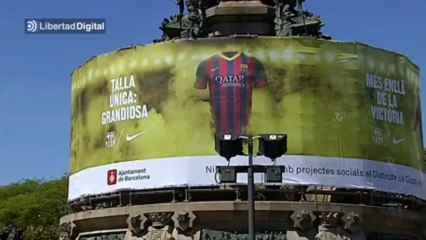 La estatua de Colón con una camiseta gigante del Barça