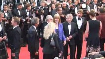 A Cannes riflettori su Robert Redford, applausi per...