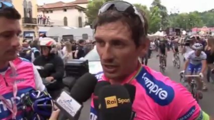 Pozzato: "Non potevo far tirare Scarponi"
