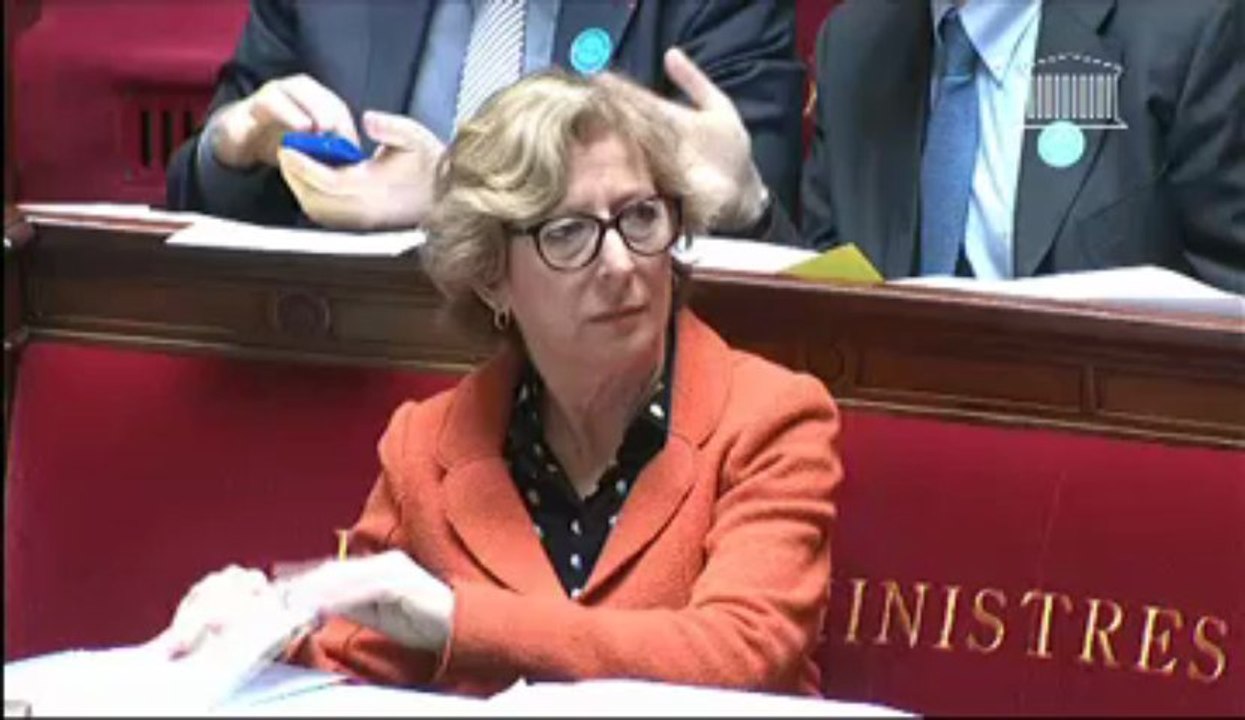 Examen du projet de loi relatif à l'enseignement supérieur : Bernard Debré intervient sur l'article 2