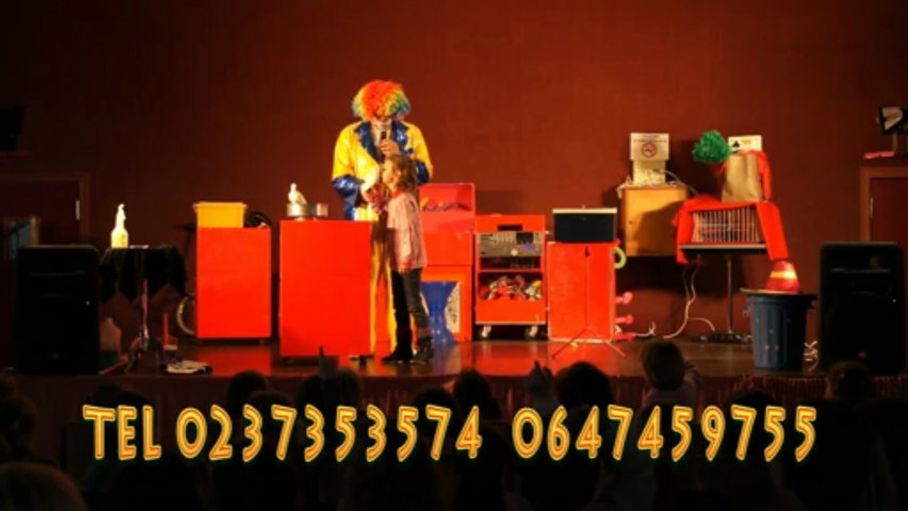 spectacle28.com fred clown magicien ballons sculptes,st pierre la cour,saint fort,aron,bais,