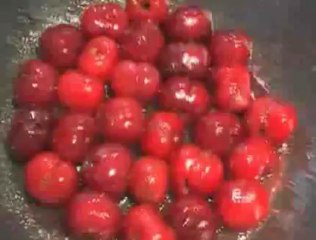 Giboulée de cerises à l'amaretto,  fontainebleau de brebis