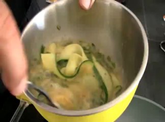Omelette aux courgettes, à la menthe et au cumin