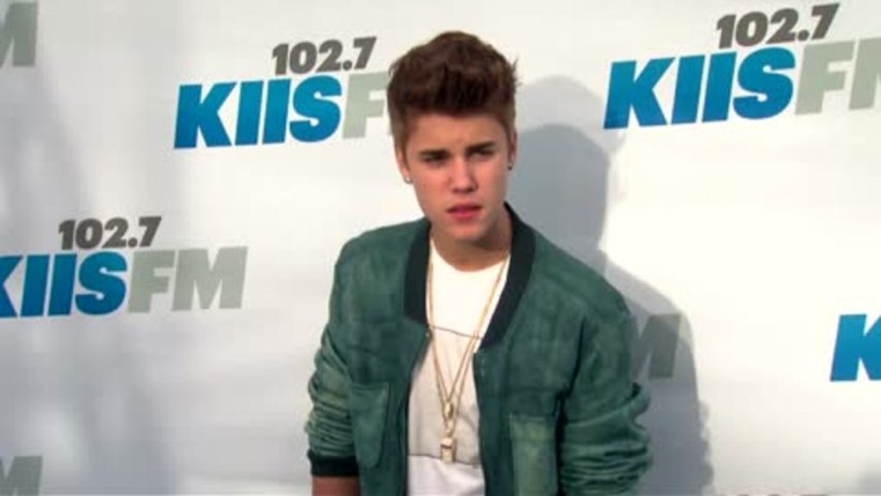 Bieber macht Vertrag