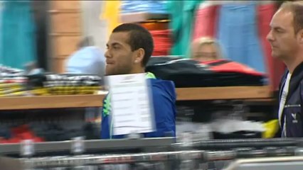 Alves: "Si Neymar viene, va a ser un alivio porque va a ayudar mucho a Messi"