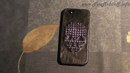 Recensione completa su Cellular Line Skull for iPhone 5 cover in ecopelle e metallo)