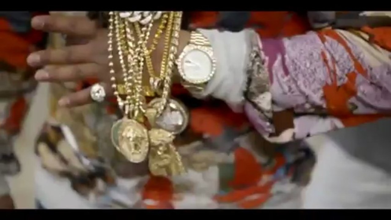 L.E.P. Bogus Boys ft. Lil Wayne, Ma$e - Commas (Offiial Music Video)