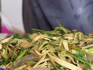 Китайский инвалид мастерит бионические руки