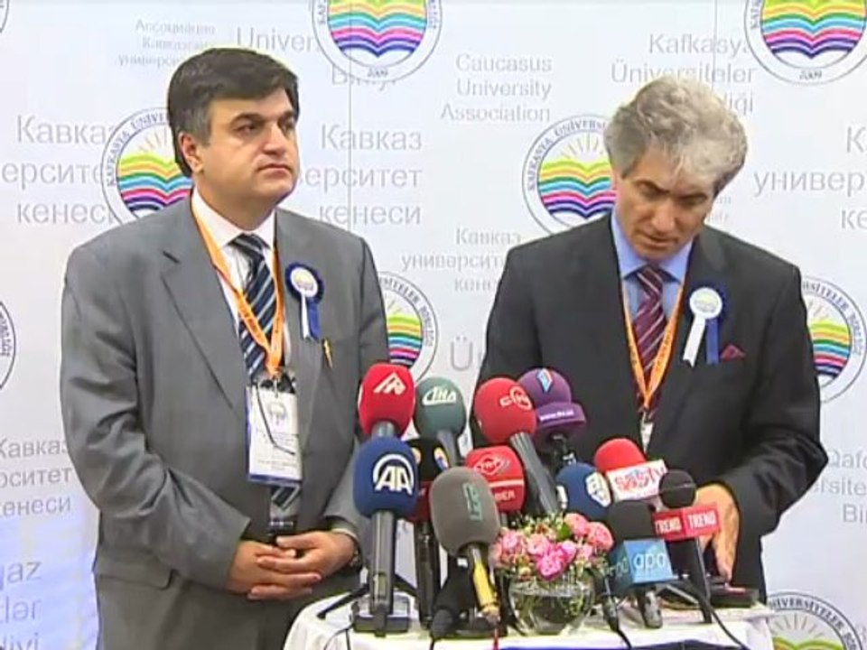 KUNIB III. OLAĞAN KONGRE (20-21 MAYIS 2013 BAKÜ) YÖK BAŞKANI PROF. DR. GÖKHAN ÇETİNSAYA VE KÜNİB BAŞKANI PROF. DR. RAMAZAN KORKMAZ'IN BASIN TOPLANTISI