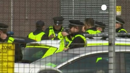 Gb: aereo pachistano scortato da Raf, arrestati due...