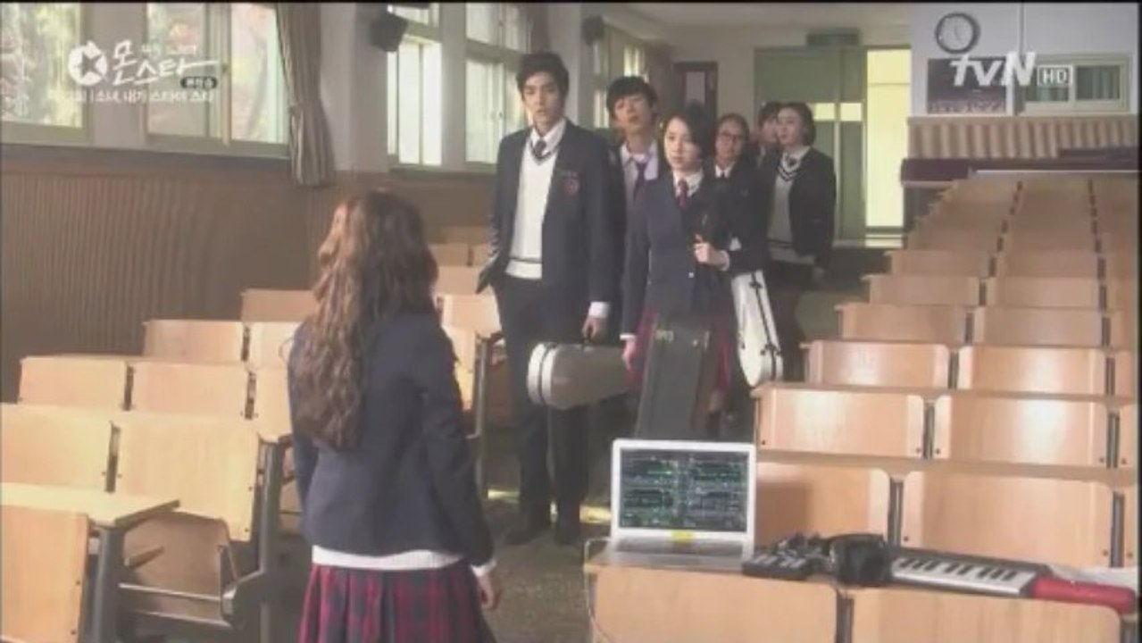 AR.E02clip2