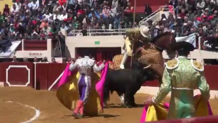 Corrida Vic : Manuel escribano