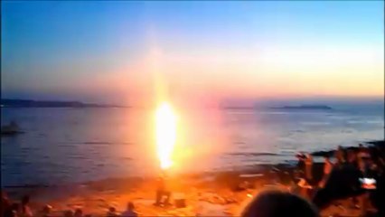 Ibiza - Fire artist on the Mambo beach