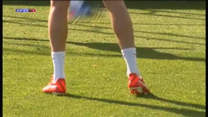 Piqué llega a tiempo al entrenamiento del Barcelona