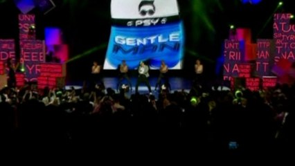 One Direction wins big at the Social Star Awards