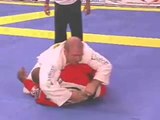 Copa do Brasil de Jiu Jitsu 2004   Pé de Chumbo x Giuliano Ferrati BY X COMBAT