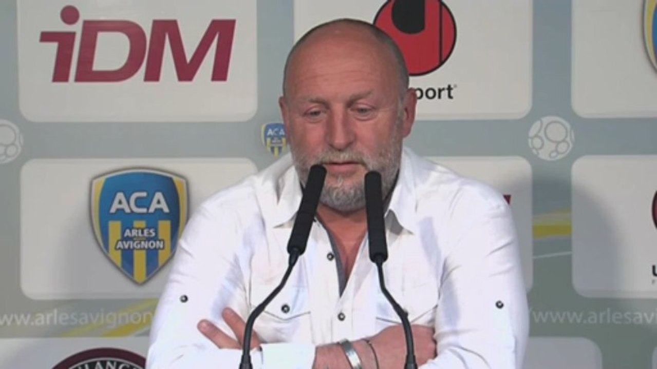 Conférence de presse AC Arles Avignon - Havre AC : Franck  DUMAS (ACA) - Erick MOMBAERTS (HAC) - saison 2012/2013