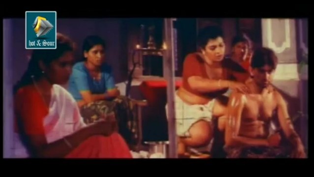 Malayalam Actress Massaging Videos - Romantic Hot Malayalam movie Kanavu - Hot oil Massage - video Dailymotion