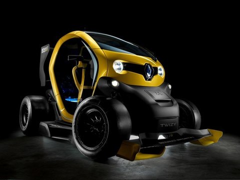 Sebastian Vettel s'amuse en Renault Twizy RS F1