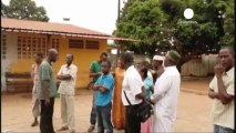 Guinea, polizia spara sulla folla