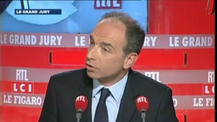 Copé raille le "zèle" de Valls à décourager "La Manif pour tous"