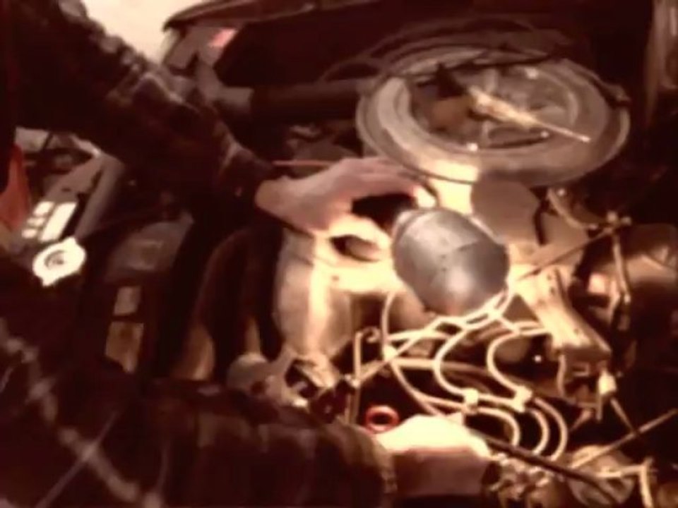 Mercedes-Benz W123 - Changement d'une bougie de préchauffage