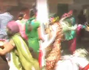 Dirty Holi of Ladies Police at Police Station_1