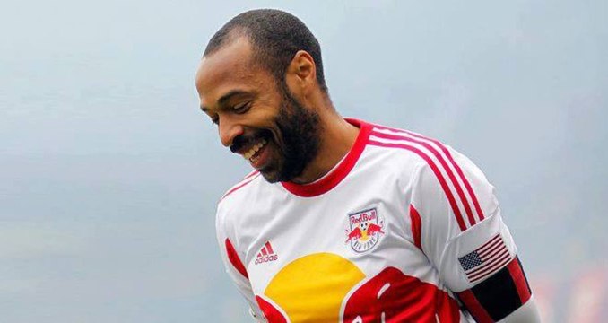 Thierry Henry se régale avec un lob dévastateur !