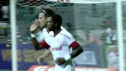 Forlan zdobywa gola dla Internacional