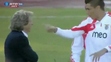 Óscar Cardozo empurra Jorge Jesus