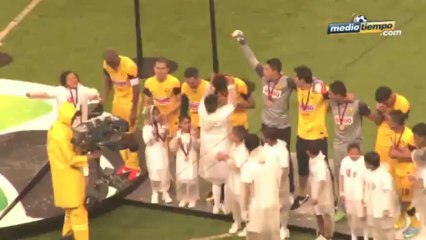 Reyes se va de la mejor forma