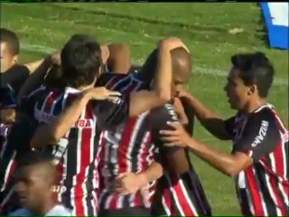 Mesmo com um a menos, São Paulo derrota a Ponte Preta