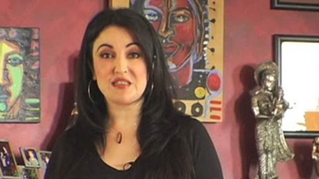 Glamour Beauty How-Tos - Hairstyle How-To: Recreate Isla Fisher's Hair in Confessions of a Shopaholic