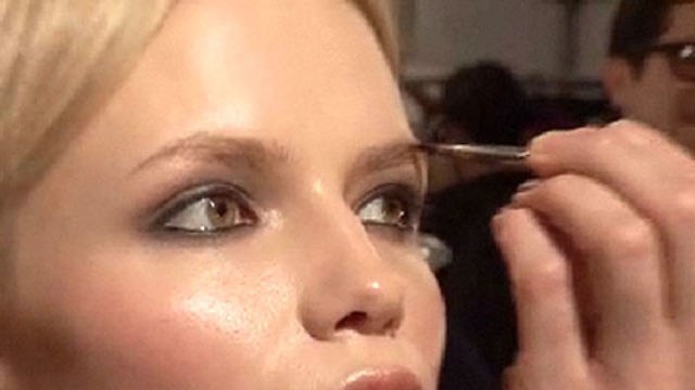 Glamour Fashion Week - Anna Sui Backstage Beauty Report, New York Fashion Week Fall 2009