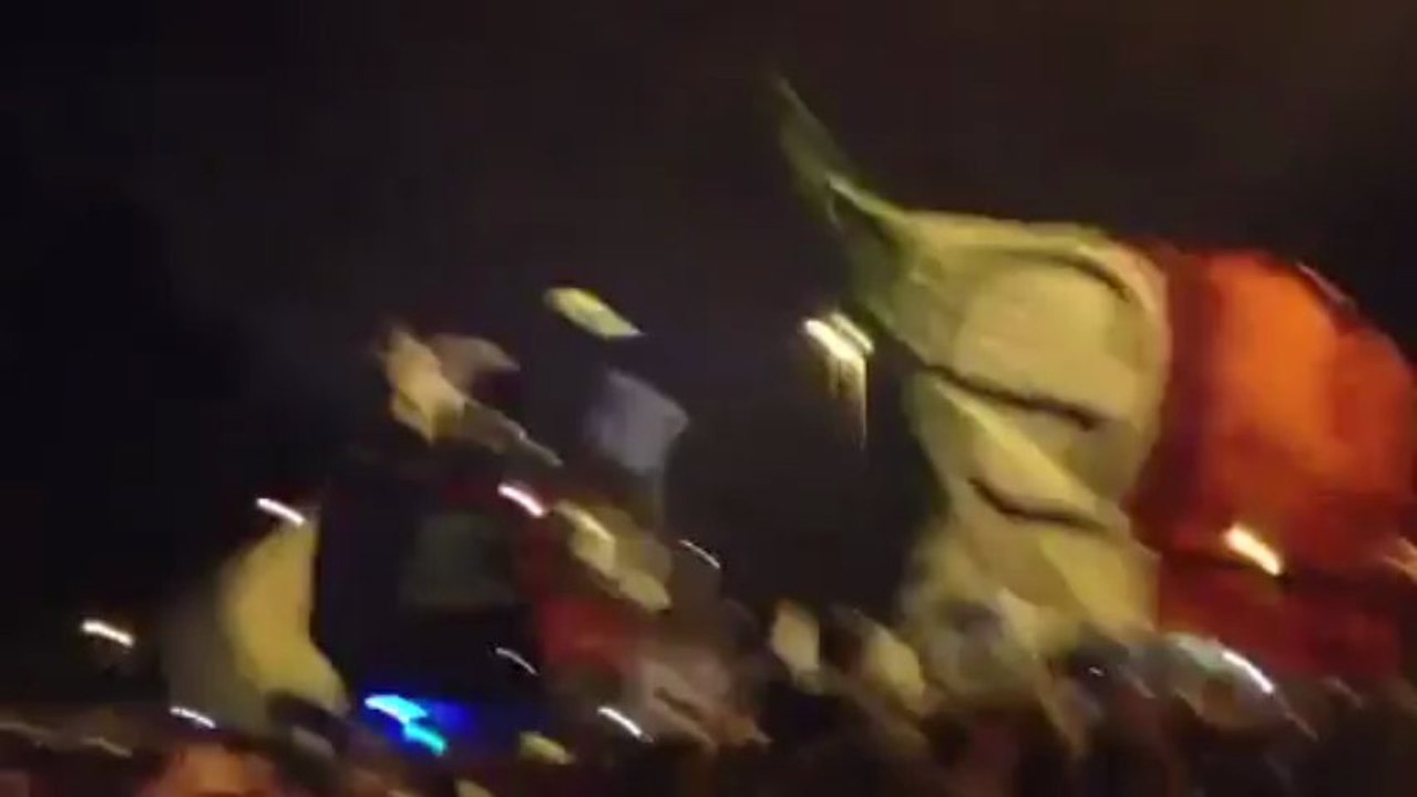 Οι παίκτες της Λάτσιο στο ανοιχτό λεωφορείο (1)
